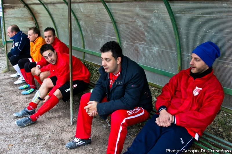 La panchina del Caporosso. Da sinistra: Domenico Taraborrelli, Paolo Del greco, Simone Chiavelli, Vincenzo Capuzzi, Antonio Colasante a Mauro Taraborrelli.